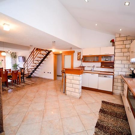 זאדאר Apartman Ksenija מראה חיצוני תמונה