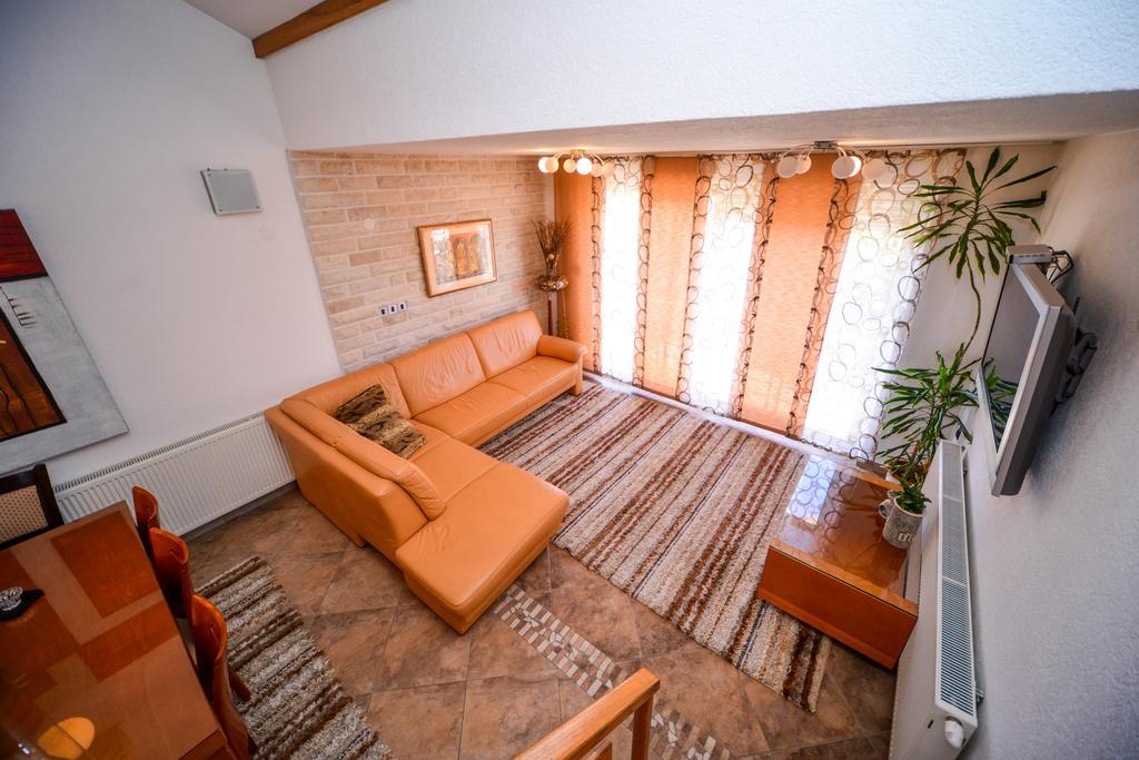 זאדאר Apartman Ksenija מראה חיצוני תמונה